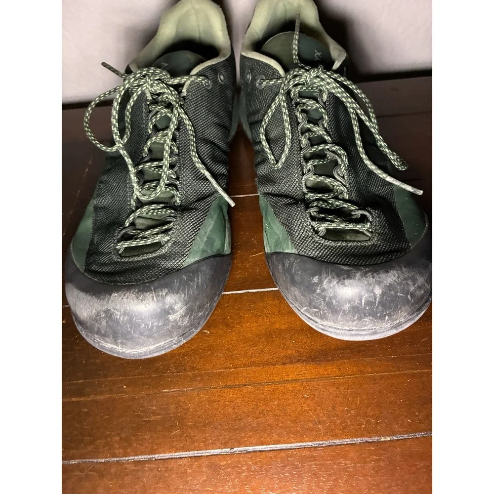 Arcteryx Konseal FL 2 Hiking‎ Shoes Men's Sz 9 Green Vibram Megagrip Sole